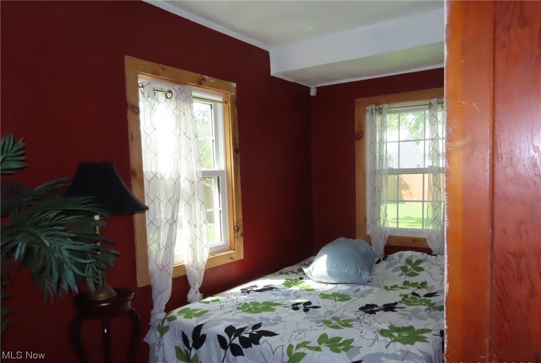 182 Harcourt Road Vermilion, OH 44089 - Photo 5 of 29 Bedroom with multiple windows