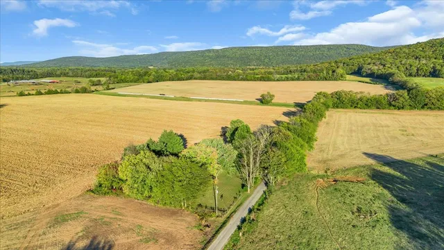 $374,900 | 137 J D Ring Road, Hillsboro, TN 37342