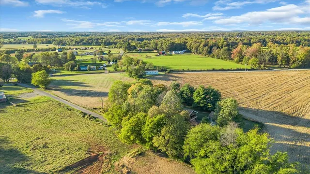 $374,900 | 137 J D Ring Road, Hillsboro, TN 37342