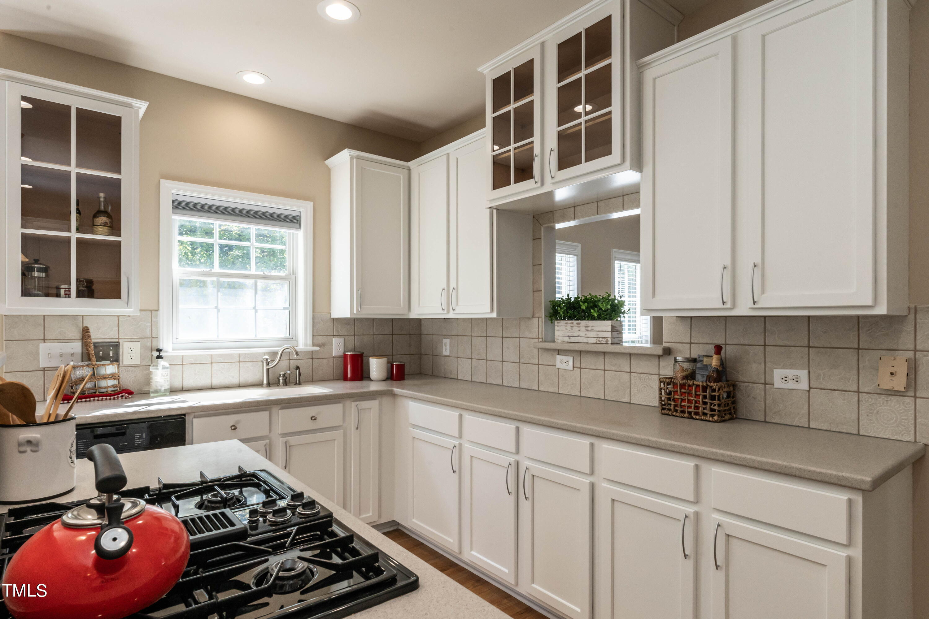 11308 Timbergrove Lane Raleigh, NC 27614 - Photo 4 of 33 Freshly updated & cheerful!