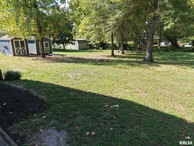 $319,900 | 1209 Election Drive, Benton, IL 62812