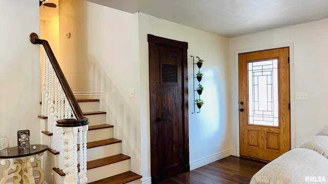 $319,900 | 1209 Election Drive, Benton, IL 62812