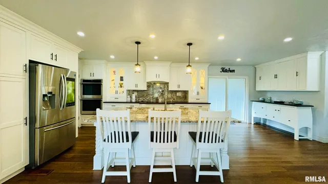 $319,900 | 1209 Election Drive, Benton, IL 62812