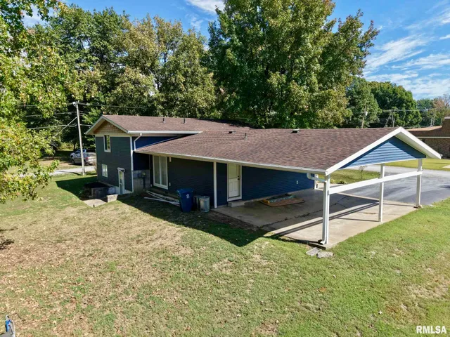 $319,900 | 1209 Election Drive, Benton, IL 62812