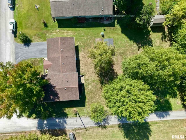 $319,900 | 1209 Election Drive, Benton, IL 62812