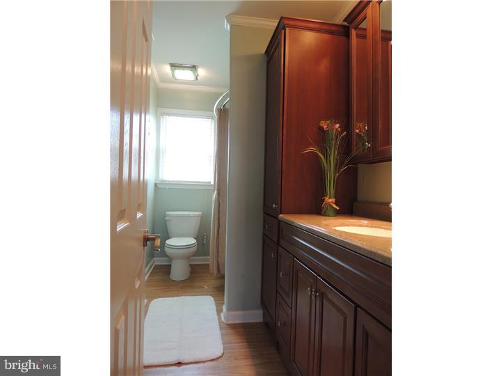 33 South Bell Road Bellmawr, NJ 08031 - Photo 10 of 14 Bathroom