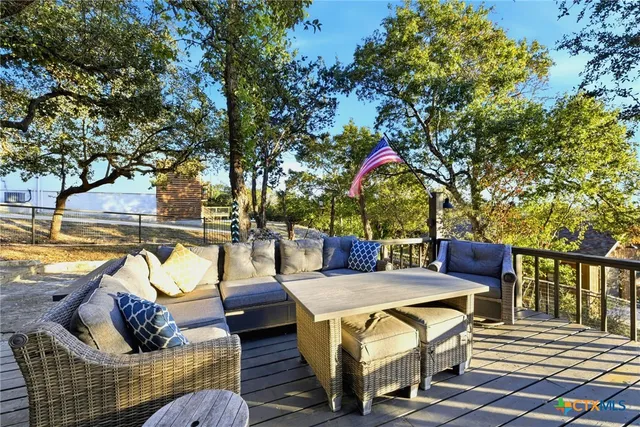 $529,000 | 1072 Summit Bluff, Canyon Lake, TX 78133