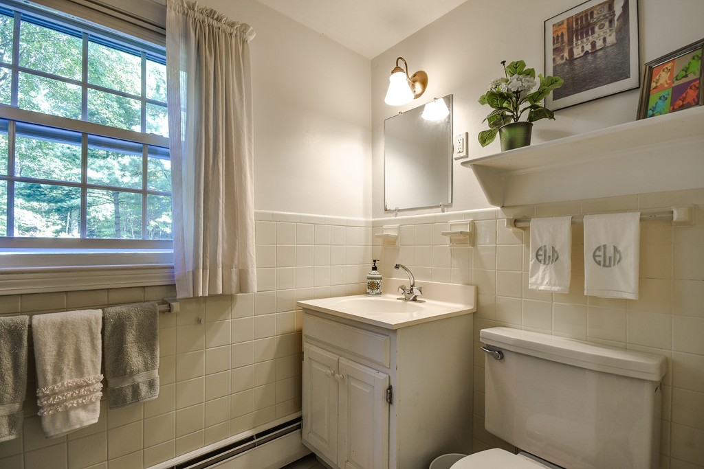 33 Old Farm Road Dover, MA 02030 - Photo 16 of 21 Gallery Image 16