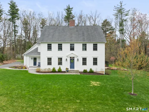 $975,000 | 2 Murphys Turn, Simsbury, CT 06070