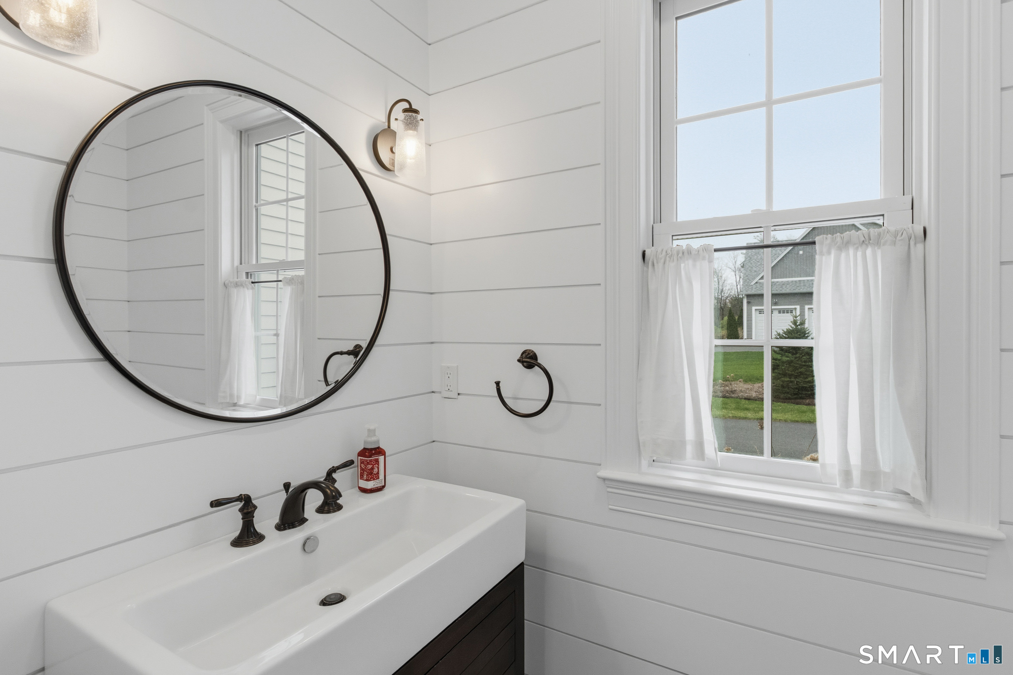 2 Murphys Turn Simsbury, CT 06070 - Photo 14 of 40