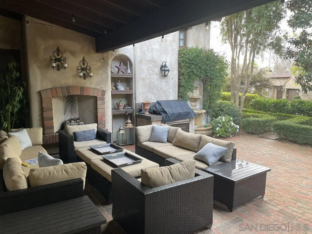 6985 Corte Spagna Rancho Santa Fe, CA 92091 - Photo 13 of 31 Gallery Image 13