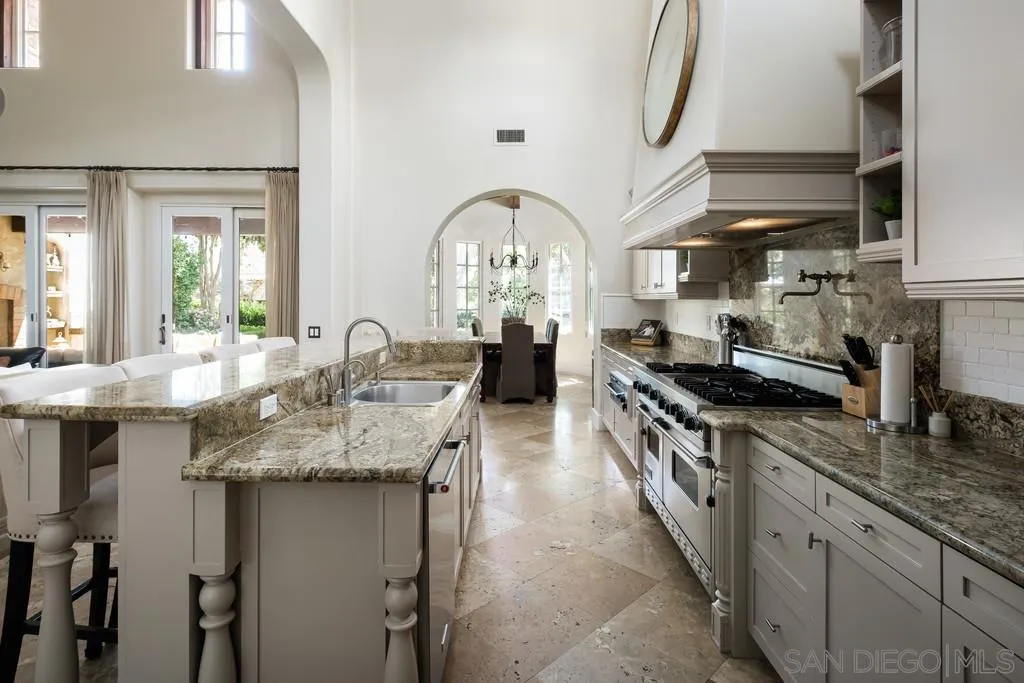 6985 Corte Spagna Rancho Santa Fe, CA 92091 - Photo 10 of 31 Gallery Image 10