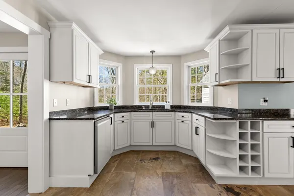 $1,295,000 | 35 Winterberry Lane, Stratham, NH 03885