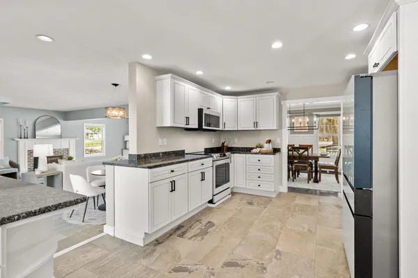$1,295,000 | 35 Winterberry Lane, Stratham, NH 03885
