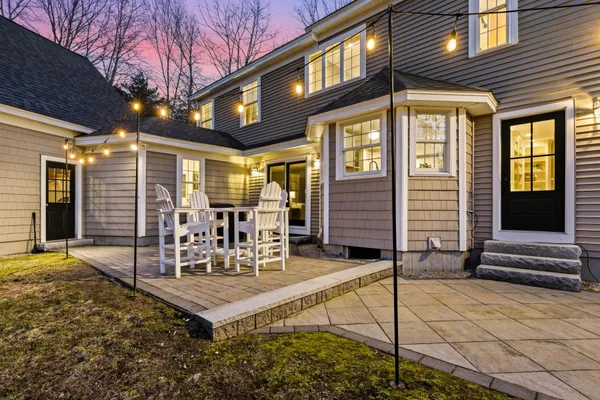 $1,295,000 | 35 Winterberry Lane, Stratham, NH 03885