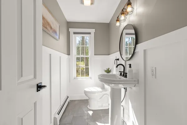 $1,295,000 | 35 Winterberry Lane, Stratham, NH 03885