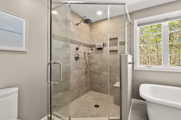 $1,295,000 | 35 Winterberry Lane, Stratham, NH 03885