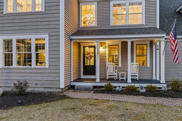$1,295,000 | 35 Winterberry Lane, Stratham, NH 03885