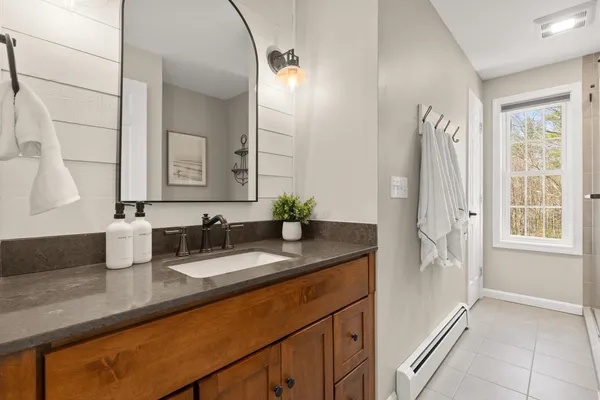 $1,295,000 | 35 Winterberry Lane, Stratham, NH 03885