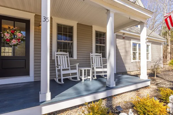 $1,295,000 | 35 Winterberry Lane, Stratham, NH 03885