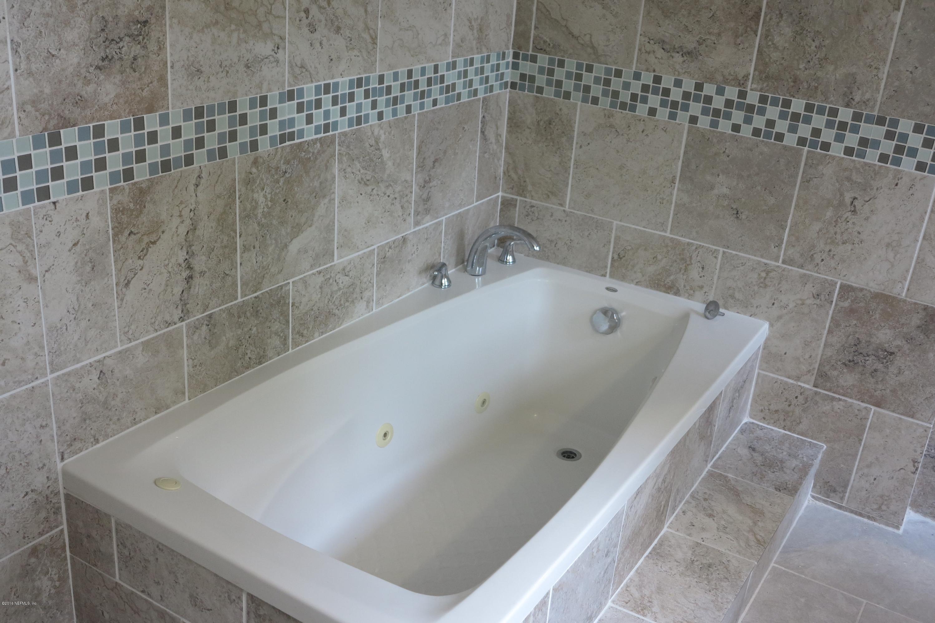 2525 Patsy Anne Drive Jacksonville, FL 32207 - Photo 28 of 48 Jacuzzi Tub