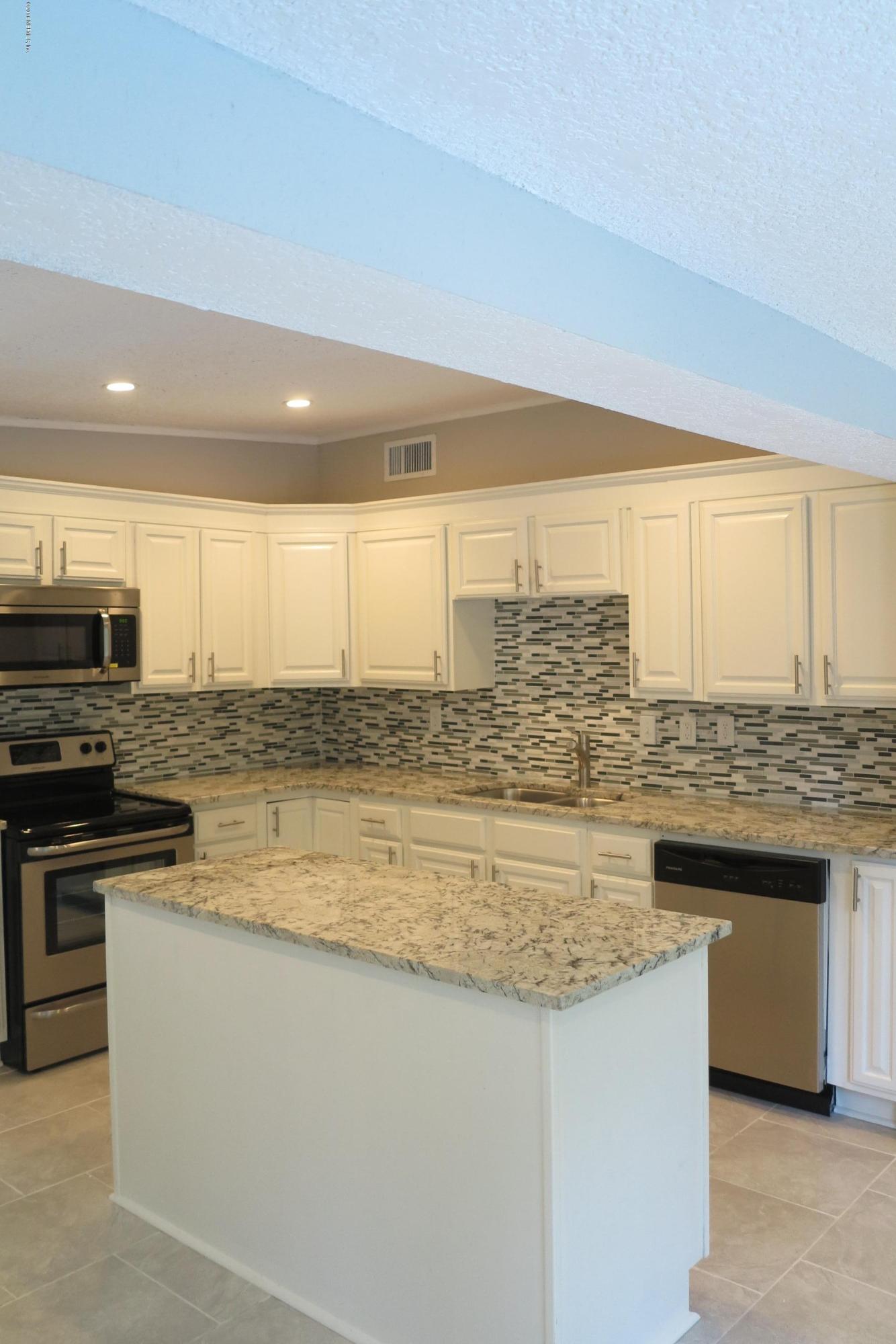 2525 Patsy Anne Drive Jacksonville, FL 32207 - Photo 7 of 48 IMG_4328