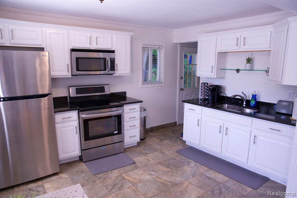 1205 East 14 Mile Road Birmingham, MI 48009 - Photo 6 of 14