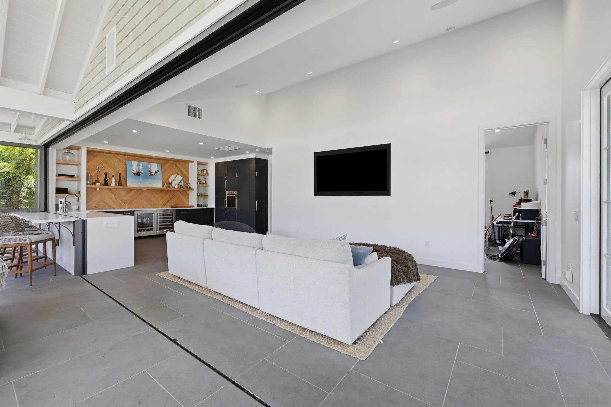420-422 Bell Rnch Road Solana Beach, CA 92075 - Photo 7 of 58 Den/Family/Great Room