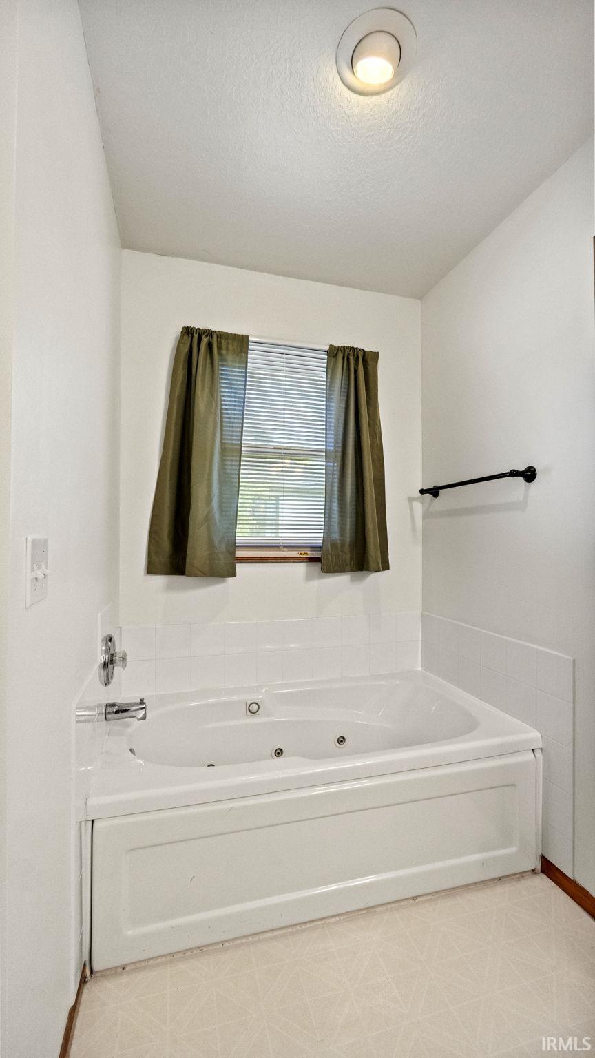 97 West Chapel Chase Drive Decatur, IN 46733 - Photo 22 of 36