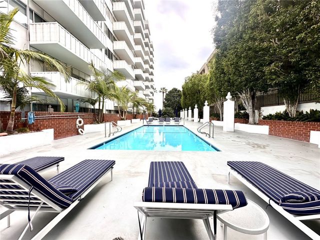 $3,700 | 7135 Hollywood Boulevard, Unit 909, Los Angeles, CA 90046