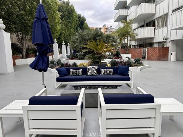 $3,700 | 7135 Hollywood Boulevard, Unit 909, Los Angeles, CA 90046