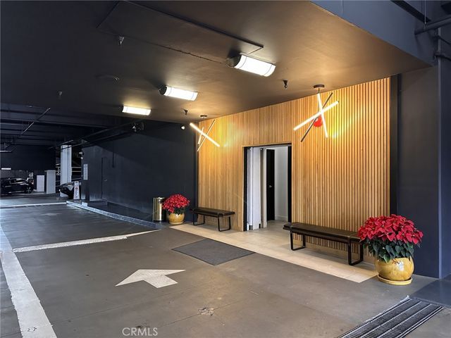 $3,700 | 7135 Hollywood Boulevard, Unit 909, Los Angeles, CA 90046