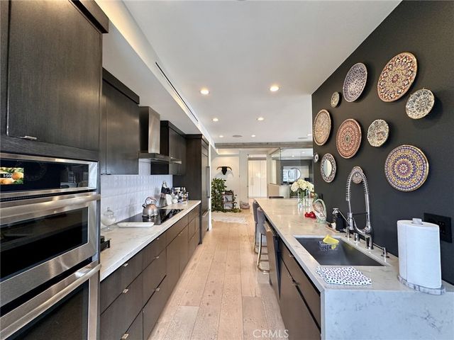 $3,700 | 7135 Hollywood Boulevard, Unit 909, Los Angeles, CA 90046