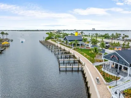 $400,000 | 4013 Southeast 20th Place, Unit 401, Cape Coral, FL 33904