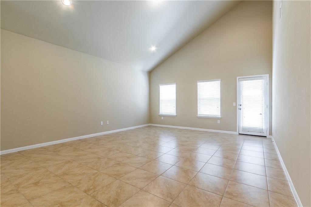 6521 Ranchito Drive Austin, TX 78744 - Photo 15 of 40
