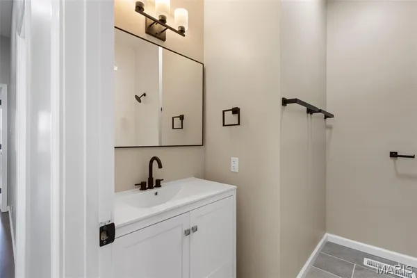 $329,900 | 2336 Russell Boulevard, St. Louis, MO 63104