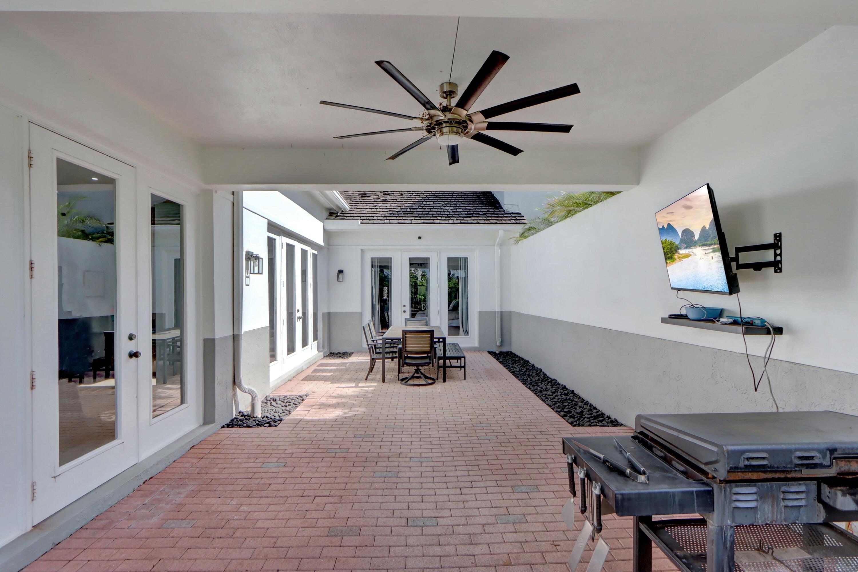 5885 Northwest 40th Terrace Boca Raton, FL 33496 - Photo 19 of 37 Outdoor Covered & Open Areas