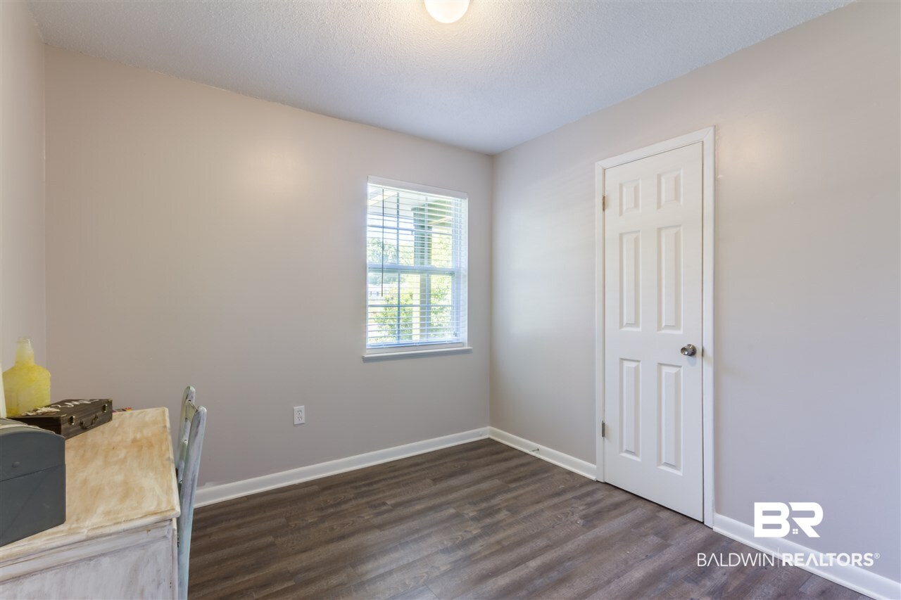 422 West Section Avenue Foley, AL 36535 - Photo 11 of 22 Gallery Image 11