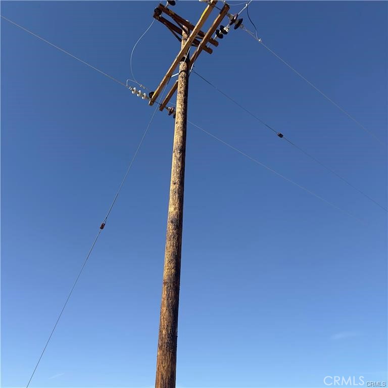 59787 Sharp Terrace Drive Yucca Valley, CA 92284 - Photo 18 of 19 a view of entryway