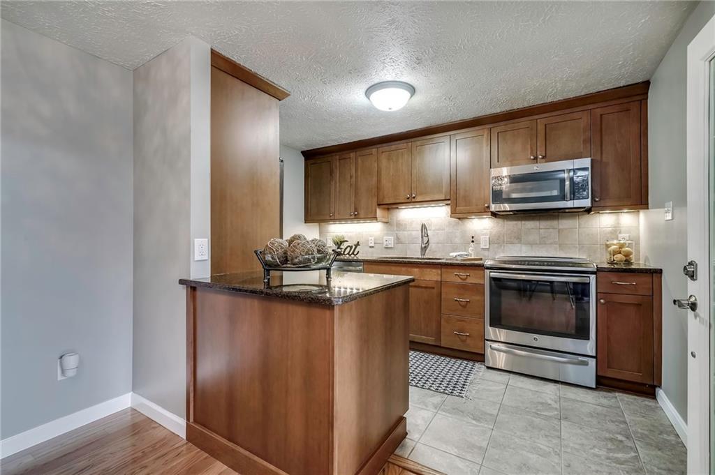 502 Aten Road Coraopolis, PA 15108 - Photo 8 of 25 Gallery Image 8