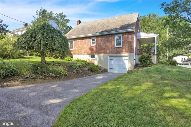 $290,000 | 139 Hillcrest Road, Mohnton, PA 19540