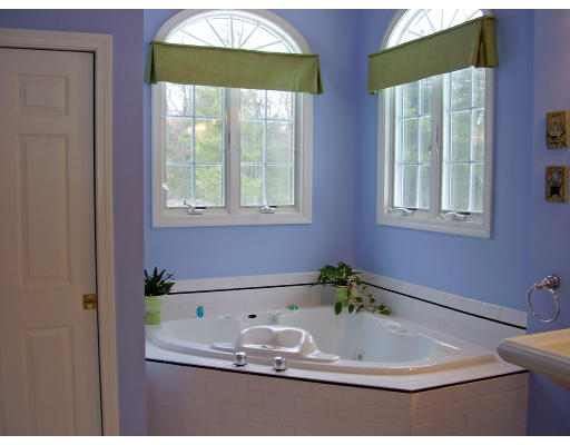 2 Aztec Way Sharon, MA 02067 - Photo 19 of 21 Gallery Image 19