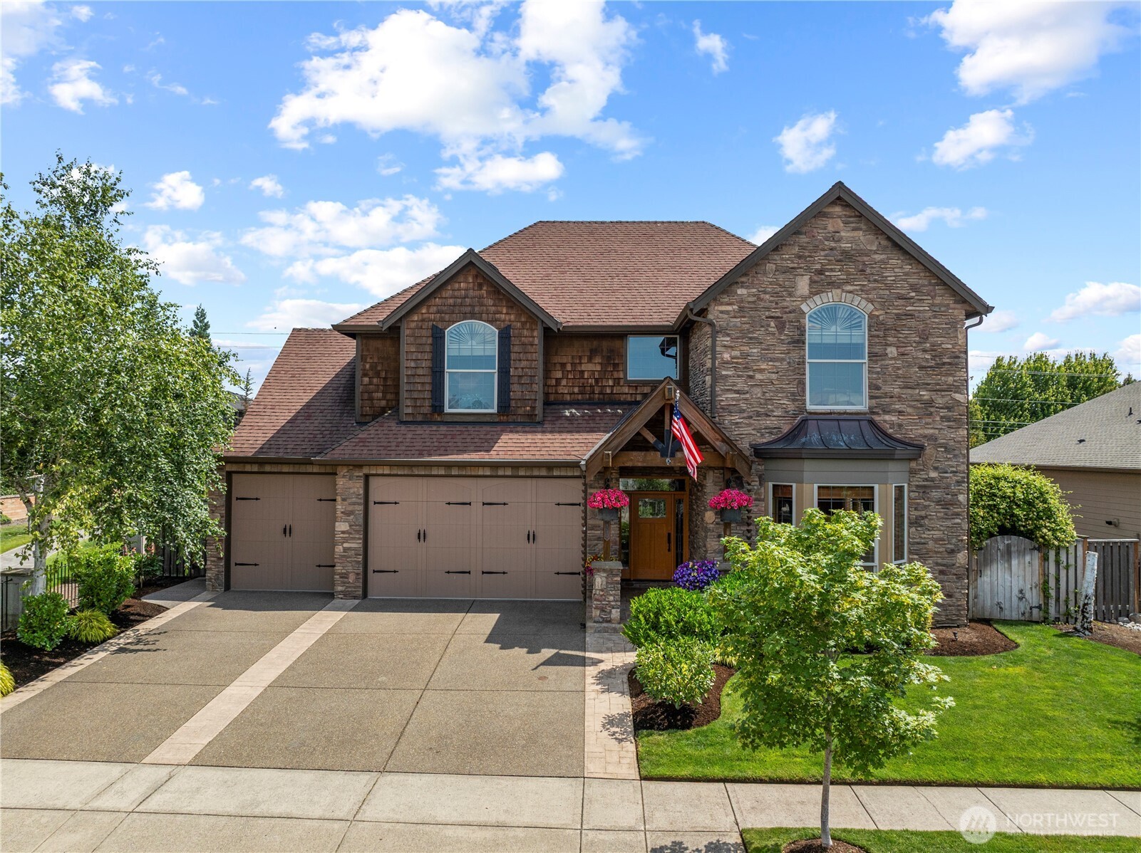 1810 South Dusky Drive Ridgefield, WA 98642 - Photo 2 of 40 Gallery Image 2