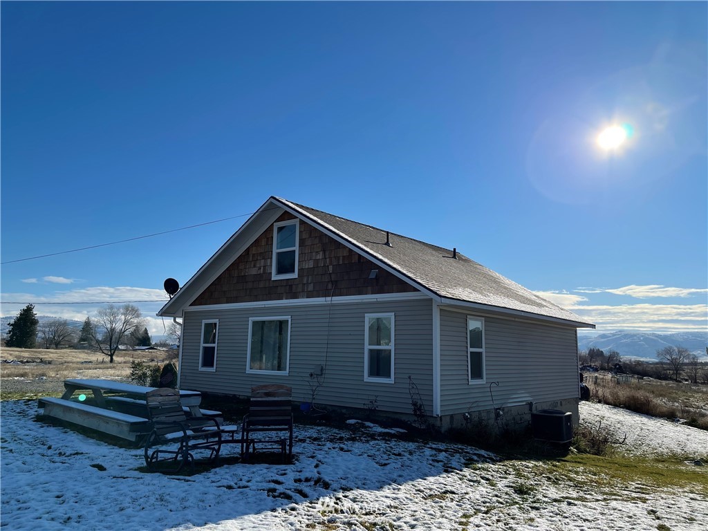 34 Miller Road Omak, WA 98841 - Photo 2 of 40