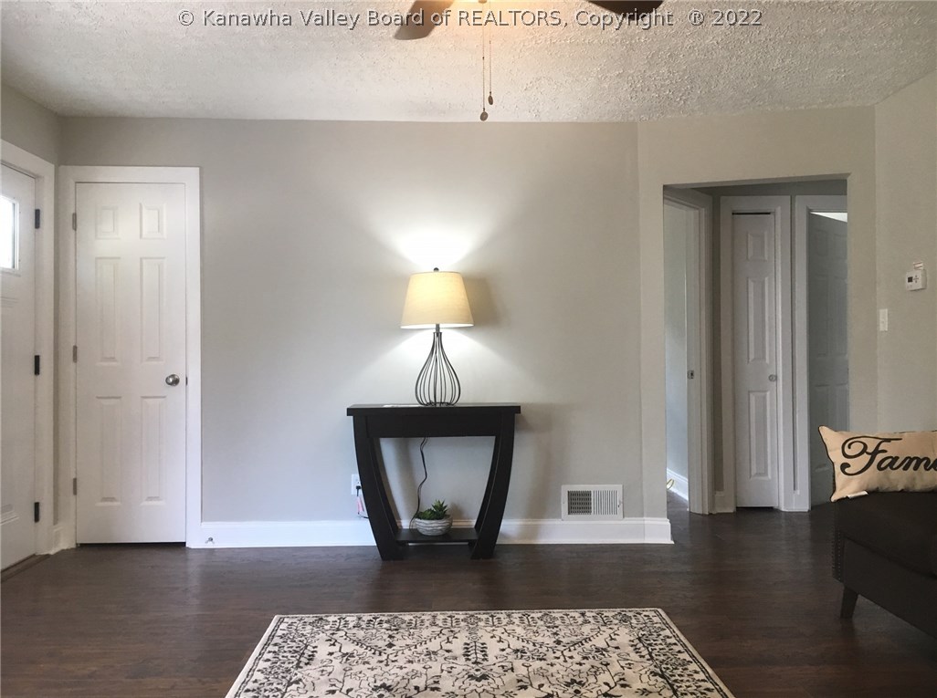 128 English Road Point Pleasant, WV 25550 - Photo 3 of 25 Gallery Image 3