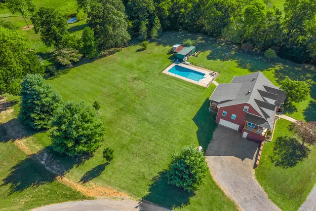 $874,900 | 2175 Jim Taylor Road, Woodlawn, TN 37191