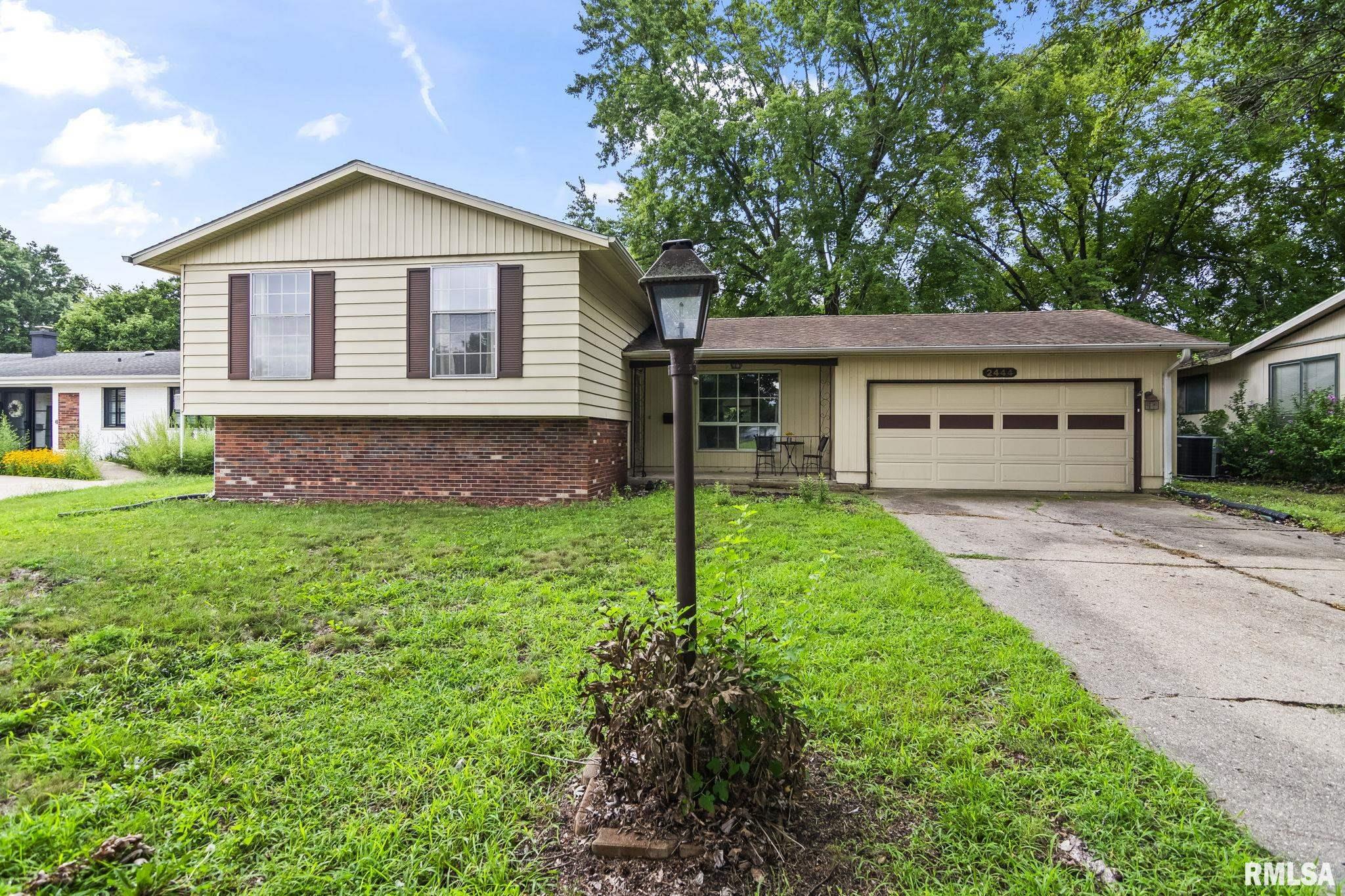 2444 Idlewild Drive Springfield, IL 62704 - Photo 1 of 37 Gallery Image 1