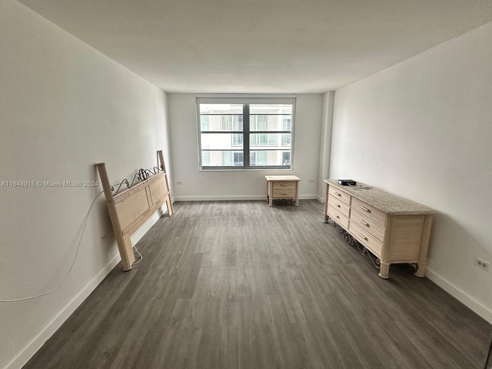 5555 Collins Avenue, Unit 10B Miami Beach, FL 33140 - Photo 17 of 38