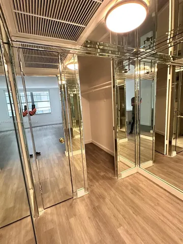 $500,000 | 5555 Collins Avenue, Unit 10B, Miami Beach, FL 33140