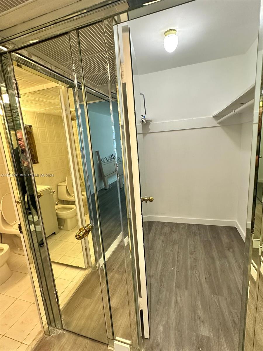 5555 Collins Avenue, Unit 10B Miami Beach, FL 33140 - Photo 33 of 38